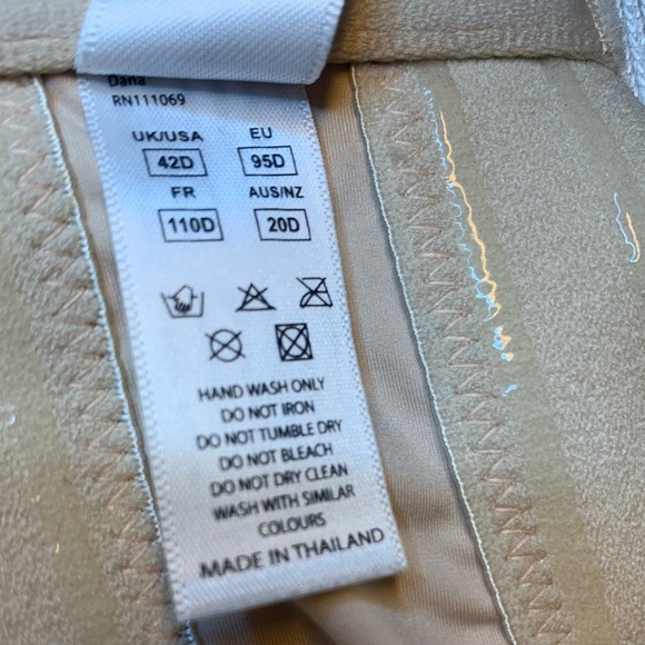 SCULPTRESSE DANA STRAPLESS BRA 42D NUDE😍 - Picture 10 of 13